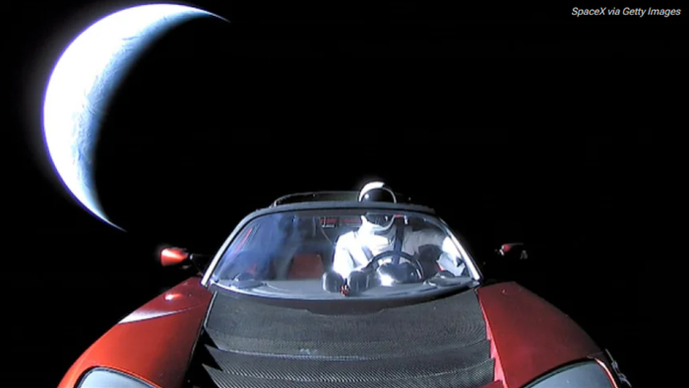 Sau 4 năm được Elon Musk gửi vào vũ trụ, số phận chiếc Tesla Roadster 100.000 USD giờ ra sao? - Ảnh 3.