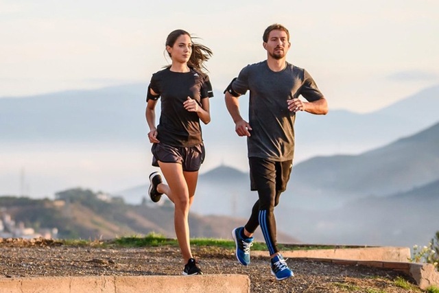  Người phụ nữ 36 tuổi chạy 3km mỗi tối, 1 năm sau cơ thể đã thay đổi như thế nào?  - Ảnh 3.