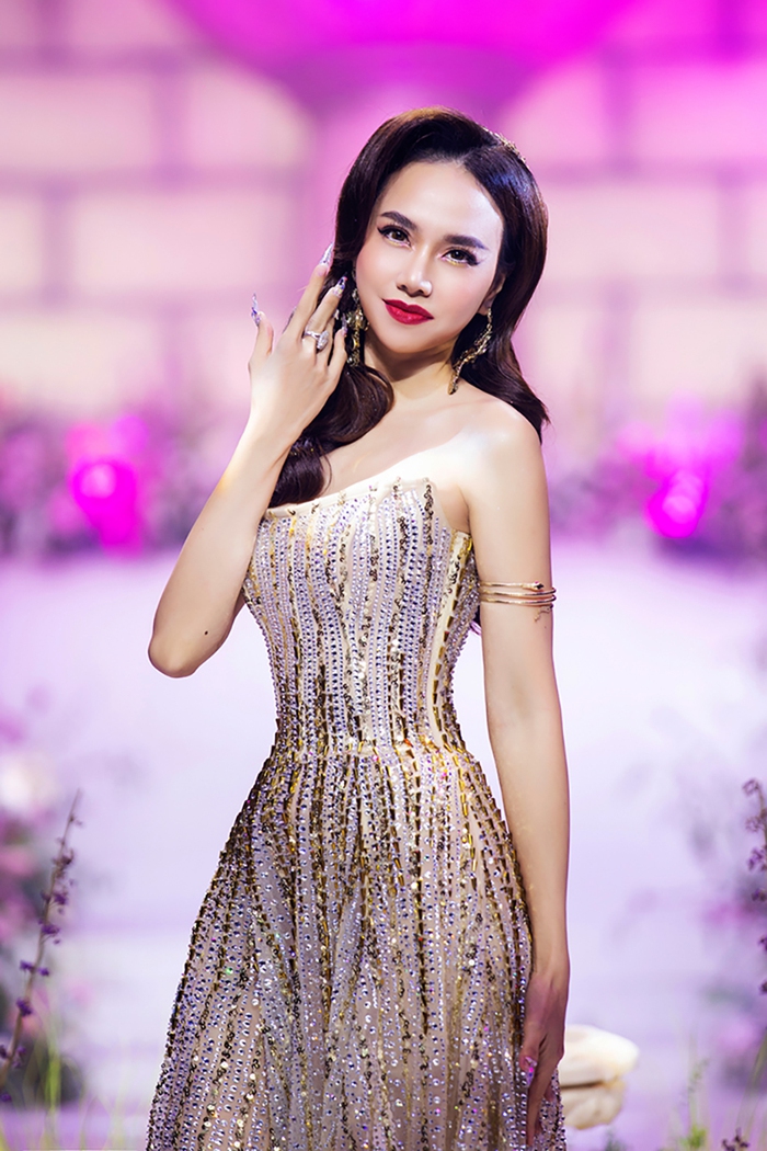 Đinh Ngọc Diệp: Bỏ lại hào quang để sống bình yên - Ảnh 8.