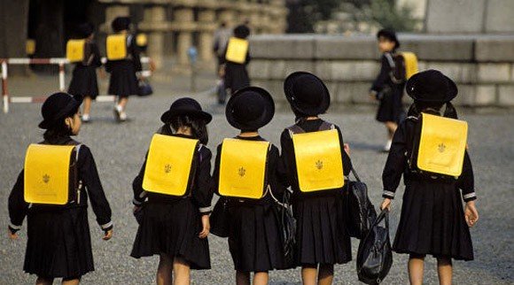 Tại sao người Nhật thường để trẻ em tự đi bộ đến trường thay vì đưa đón? - Ảnh 4.