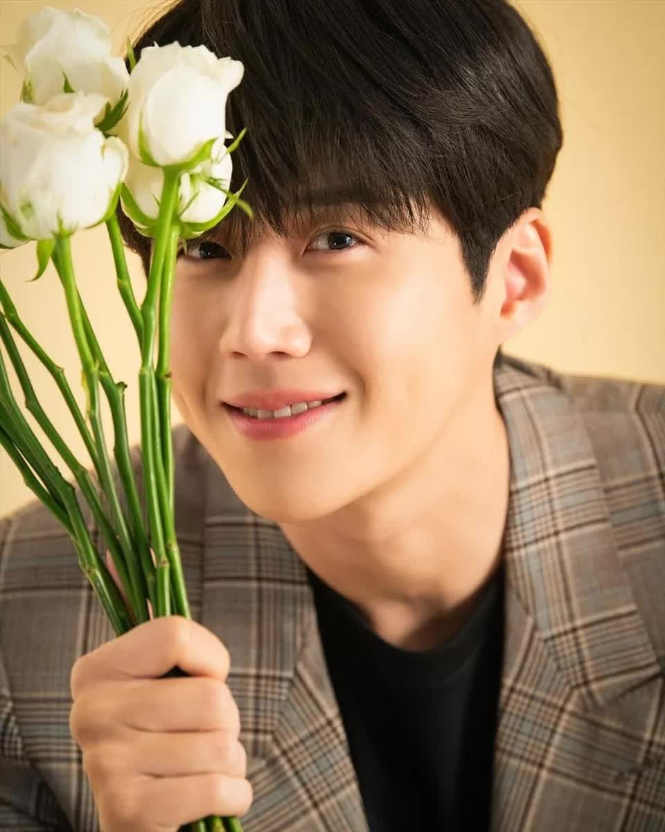 Hội diễn viên đổi đời sau 1 vai diễn: Han So Hee - Shin Hye Sun thành sao hạng A - Ảnh 4.