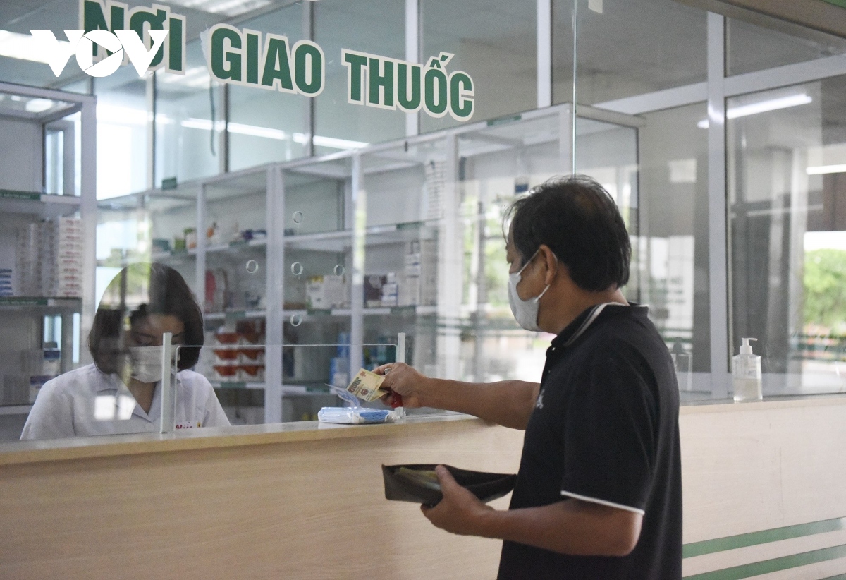 Các giải pháp vẫn chưa thể giải tỏa cơn khát thuốc - Ảnh 1. Các giải pháp vẫn chưa thể giải tỏa cơn khát thuốc - Ảnh 1.