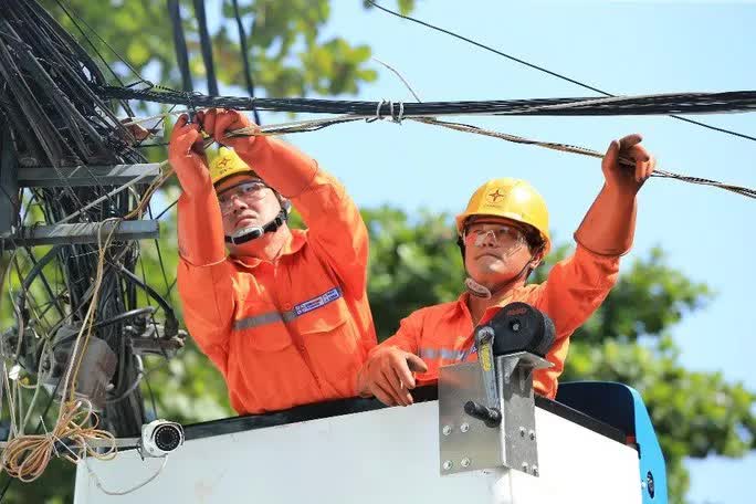 Giá điện sẽ tăng? (*): Lo ngại khi nới quyền cho EVN - Ảnh 1. Giá điện sẽ tăng? (*): Lo ngại khi nới quyền cho EVN - Ảnh 1.