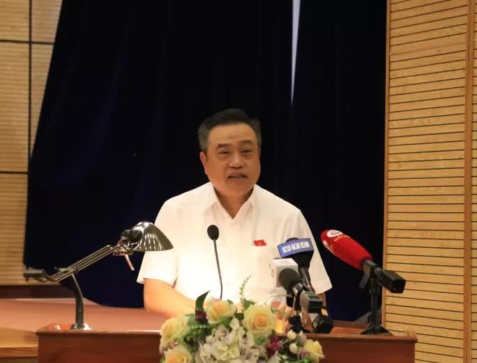 Chủ tịch Hà Nội Trần Sỹ Thanh: Ai bị bắt đều có ting ting, COVID ting ting nhiều lắm - Ảnh 1. Chủ tịch Hà Nội Trần Sỹ Thanh: Ai bị bắt đều có ting ting, COVID ting ting nhiều lắm - Ảnh 1.