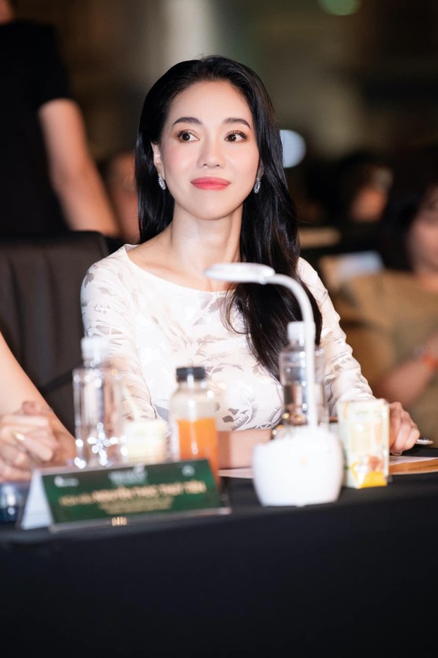Hoa hậu Hòa bình Việt Nam gây tranh cãi về màn hô tên, BTC lên tiếng - Ảnh 2.