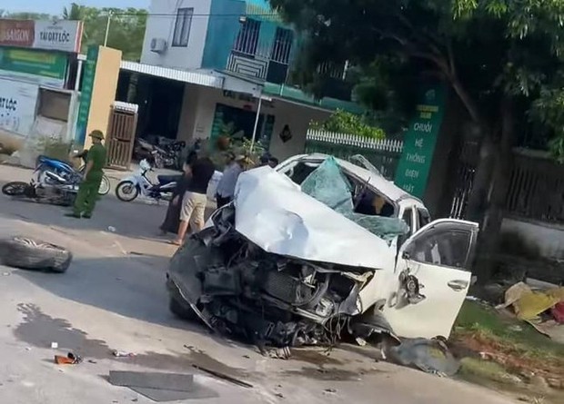 Ô tô tông xe máy ở Nghệ An, hai vợ chồng tử vong - Ảnh 1.