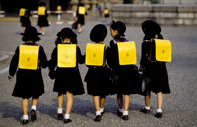 4 quy tắc nuôi dạy con của cha mẹ Nhật để tạo nên những đứa trẻ độc lập và lễ phép - Ảnh 2.