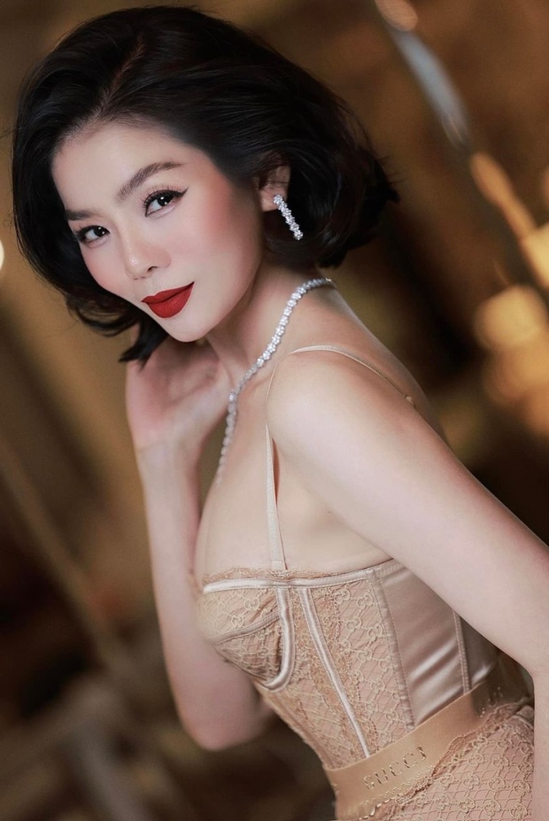 Sao Việt 4/9: Diva Hồng Nhung khoe cơ bụng săn chắc ở tuổi 52 - Ảnh 4.