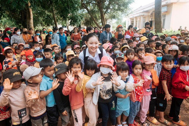 Hành trình rong ruổi khắp các buôn làng làm thiện nguyện của nữ sinh 18 tuổi  - Ảnh 6.