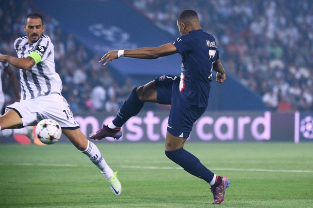 Mbappe giúp PSG lần đầu tiên trong lịch sử thắng được Juventus - Ảnh 1.