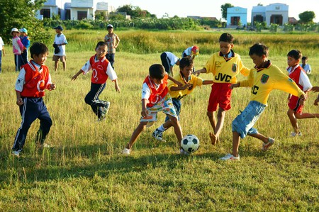 Khách nước ngoài đúc kết những thứ trẻ con Việt Nam ai cũng thích: Nhiều điều vô cùng độc đáo - Ảnh 7.