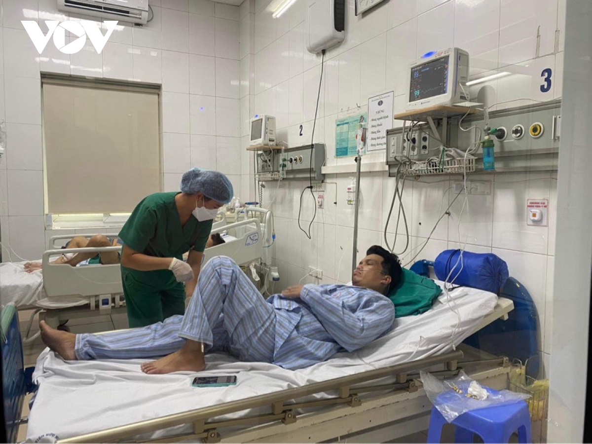 Người bệnh sốt xuất huyết có nên truyền dịch tại nhà? - Ảnh 1. Người bệnh sốt xuất huyết có nên truyền dịch tại nhà? - Ảnh 1.