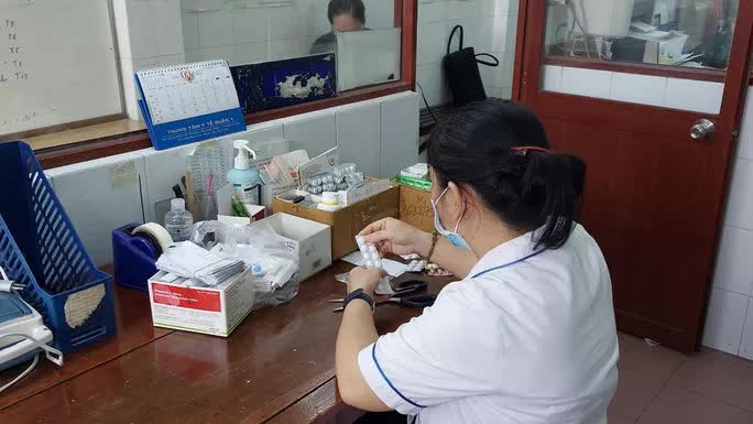 Điều gì khiến doanh nghiệp dược tại TP HCM gặp nhiều khó khăn trong đấu thầu thuốc? - Ảnh 1. Điều gì khiến doanh nghiệp dược tại TP HCM gặp nhiều khó khăn trong đấu thầu thuốc? - Ảnh 1.