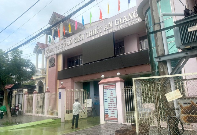 Sẽ rà soát lương khủng của các sếp xổ số An Giang - Ảnh 1. Sẽ rà soát lương khủng của các sếp xổ số An Giang - Ảnh 1.