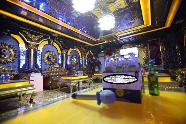 Nhiều quán karaoke ở Bình Dương ‘ế’ khách sau vụ hỏa hoạn khiến 32 người tử nạn - Ảnh 1. Nhiều quán karaoke ở Bình Dương ‘ế’ khách sau vụ hỏa hoạn khiến 32 người tử nạn - Ảnh 1.