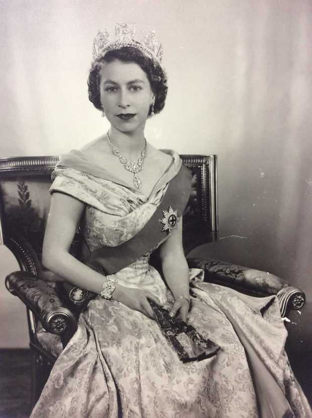 Những bức ảnh hiếm thời trẻ của Nữ hoàng Anh - người phụ nữ quyền lực bậc nhất thế kỷ - Ảnh 18. Những bức ảnh hiếm thời trẻ của Nữ hoàng Anh - người phụ nữ quyền lực bậc nhất thế kỷ - Ảnh 18.