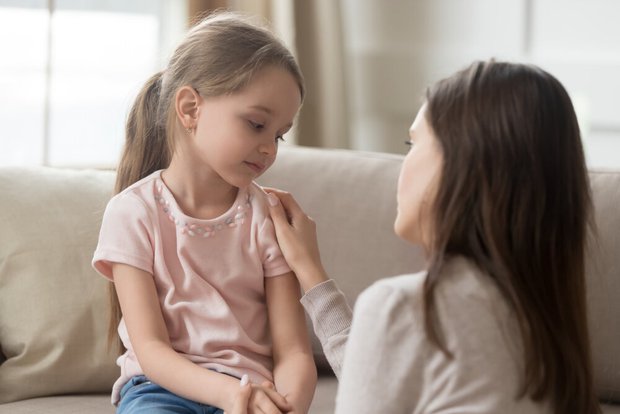 Chuyên gia chỉ 3 sai lầm của cha mẹ khiến trẻ lớn lên ích kỷ, sinh hư