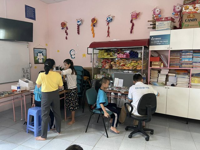 Chàng trai bán hết vàng cưới xây lớp học 0 đồng: Tôi vắng cha từ nhỏ nên thương các bé - Ảnh 3.