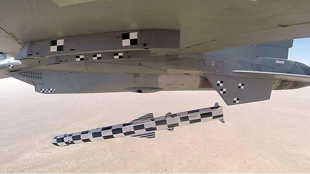 Tên lửa BrahMos-A phóng từ tiêm kích Su-30MKI tăng tầm bắn lên 450 km  - Ảnh 1.