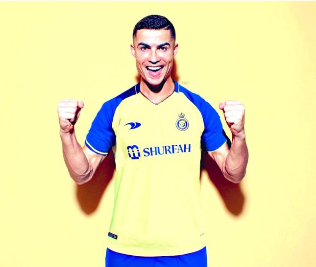 Hé lộ thời điểm Ronaldo ra sân dưới màu áo mới