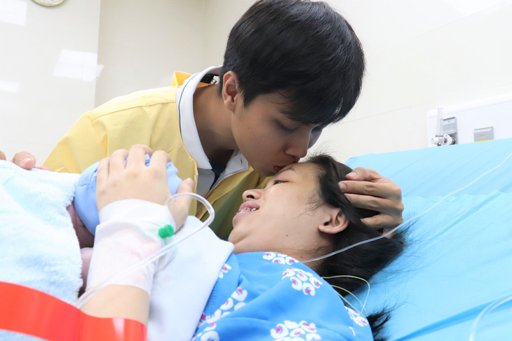 Những em bé chào đời vào thời khắc giao thừa 2023 tại TP.HCM - Ảnh 2.