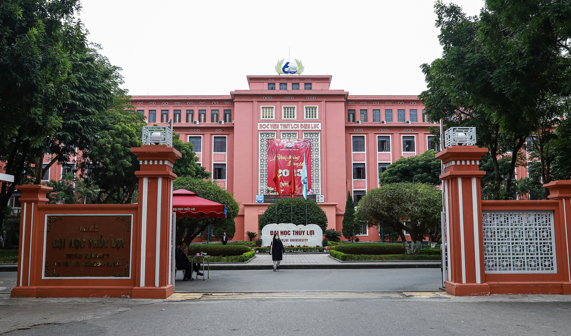 Diện mạo quận thu ngân sách lớn nhất, mật độ dân số cao nhất Hà Nội - Ảnh 13.