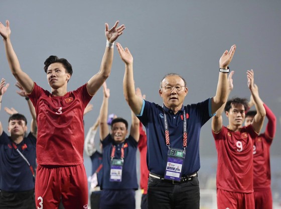 Hết vé trận chung kết lượt đi AFF Cup 2022 trên sân Mỹ Đình - Ảnh 2.