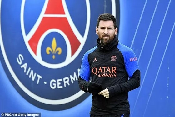 PSG muốn giữ Messi đến 2024 để anh không tái gia nhập Barcelona - Ảnh 2.