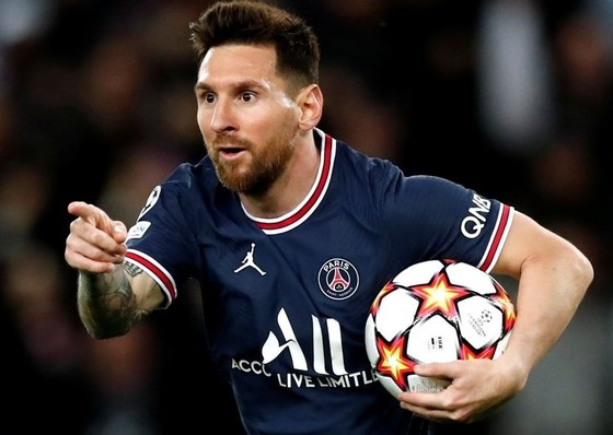 PSG muốn giữ Messi đến 2024 để anh không tái gia nhập Barcelona - Ảnh 1.