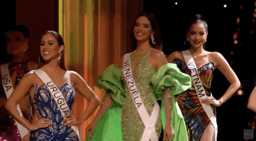 Toàn cảnh Bán kết Miss Universe: Ngọc Châu tỏa sáng với nhan sắc và màn catwalk nổi bật, dàn đối thủ mạnh  trình diễn mãn nhãn - Ảnh 11.