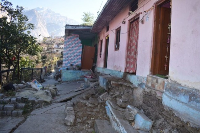  Tại sao một thành phố trên dãy Himalaya lại đang chìm xuống  - Ảnh 4.