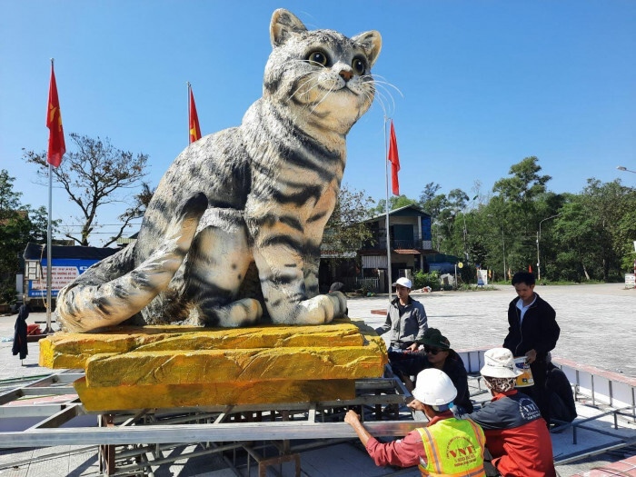 Người làm linh vật ‘mèo hoàng hậu’ ở Quảng Trị khiến dân mạng trầm trồ là ai?