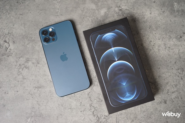 Chiều người dùng Việt, Apple xả kho iPhone 12 Pro Max nguyên seal giá hấp dẫn - Ảnh 1.