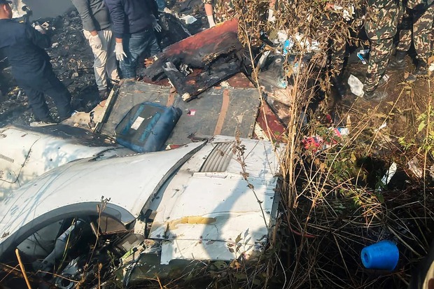 Toàn cảnh vụ máy bay rơi ở Nepal: Vụ tai nạn hàng không thảm khốc nhất trong 30 năm - Ảnh 7.