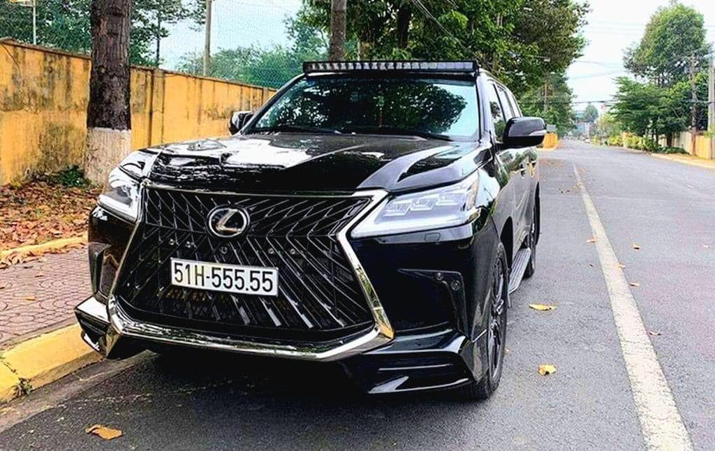 Lexus LX 570 14 năm tuổi, chạy 100.000km được chào giá 7 tỷ đồng nhờ vào biển số ‘khủng’ - Ảnh 2.