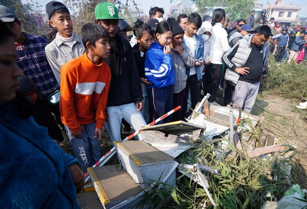Toàn cảnh vụ máy bay rơi ở Nepal: Vụ tai nạn hàng không thảm khốc nhất trong 30 năm - Ảnh 6.