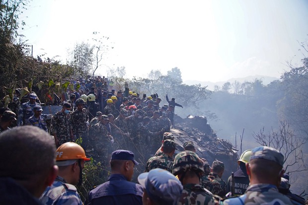 Toàn cảnh vụ máy bay rơi ở Nepal: Vụ tai nạn hàng không thảm khốc nhất trong 30 năm - Ảnh 5.