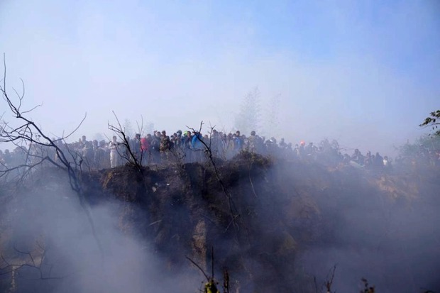 Toàn cảnh vụ máy bay rơi ở Nepal: Vụ tai nạn hàng không thảm khốc nhất trong 30 năm - Ảnh 1.