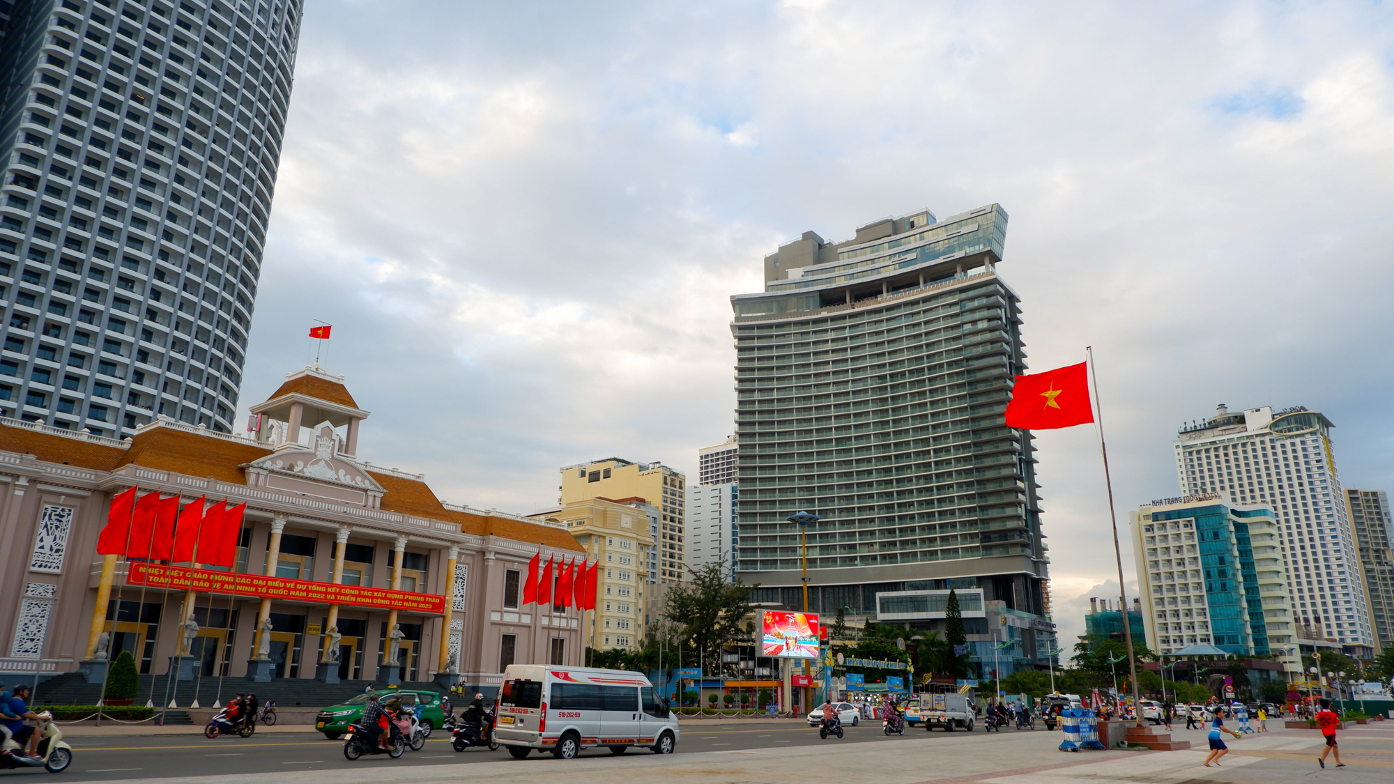Toàn cảnh tỉnh có đường bờ biển dài nhất Việt Nam tăng trưởng GRDP cao nhất cả nước năm 2022 - Ảnh 2.
