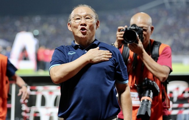 Báo Hàn Quốc: HLV Park Hang-seo vẫn là người hùng của bóng đá Việt Nam - Ảnh 1.
