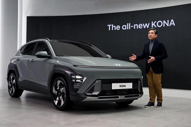 Chi tiết Hyundai Kona 2024 ngoài đời thực: Giá quy đổi từ 470 triệu đồng, khó chê thiết kế, có trang bị như xe sang - Ảnh 1.