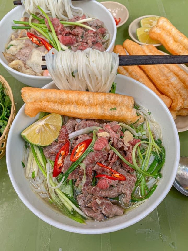 Nhìn lại 10 món ăn trứ danh của Việt Nam được những tờ báo lớn nước ngoài dành lời khen trong năm 2022 - Ảnh 2.