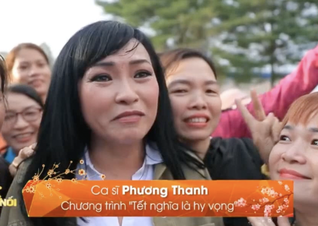 Phương Thanh ngồi xe kéo, hát cho hàng trăm công nhân trong chương trình Giao Thừa trên VTV  - Ảnh 2.