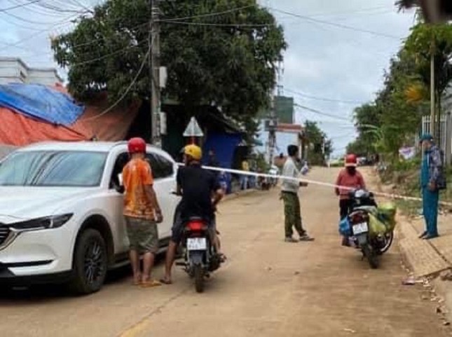 Điều tra vụ chồng đâm vợ nguy kịch ở Đắk Lắk - Ảnh 1.