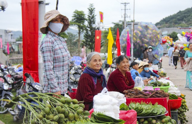 Độc đáo phiên chợ chỉ một ngày duy nhất trong năm ở Bình Định - Ảnh 5.