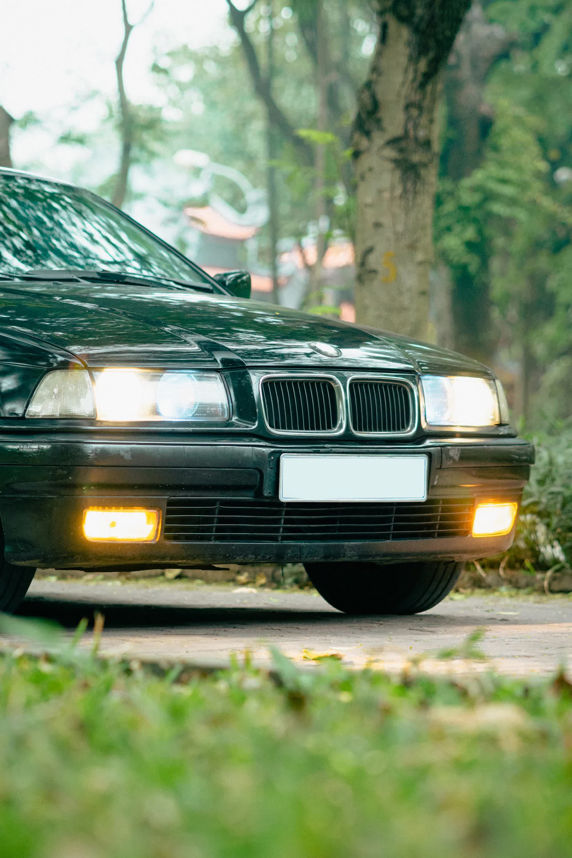 19 tuổi chơi BMW E36: Bạn bè đi làm mua quần áo, em để tiền đổ xăng và sửa xe - Ảnh 8.