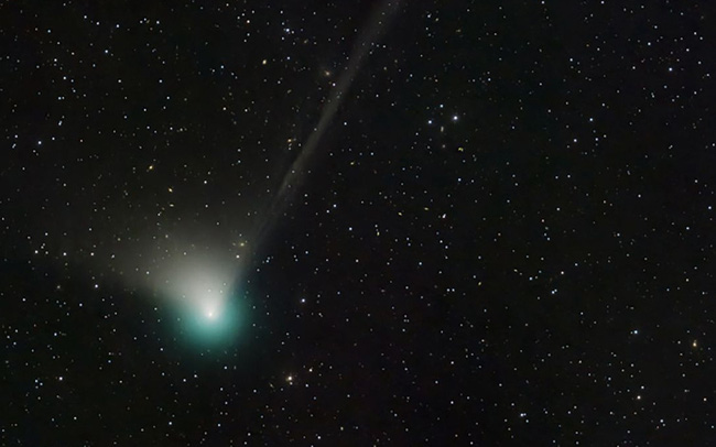 Cơ hội ngắm sao chổi xanh đẹp siêu thực vào tháng 2 sắp tới - Ảnh 1.