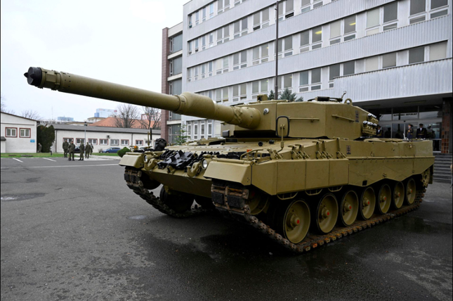 Mỹ, Đức sắp gửi hàng loạt xe tăng, Ukraine hy vọng ‘thay đổi cuộc chơi’ - Ảnh 1.