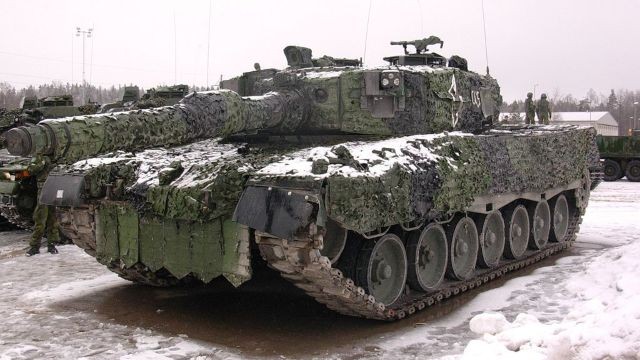 Bản Leopard 2 tốt nhất Ukraine có thể nhận để đánh bại T-90M - Ảnh 1.