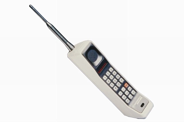 Bạn có biết: Chiếc điện thoại di động đầu tiên trên thế giới có giá tới 10.000 USD! - Ảnh 3.